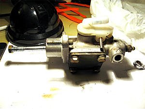 Dissecting and analyzing the clutch master and slave cylinder (photo intensive)-img_1642.jpg