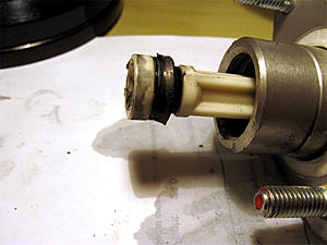 Dissecting and analyzing the clutch master and slave cylinder (photo intensive)-img_1647.jpg