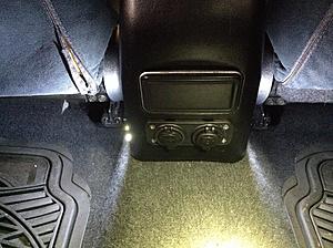 Rear seat courtesy lights and charging station-image.jpg