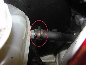 How to Replace Clutch Master Cylinder-dsc04458.jpg