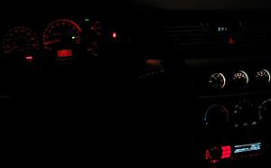 Blue vs. Red on Alpine 9885-alpine9885_dash_red.jpg