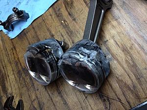 Melted No. 1 Piston Intake Side....Twice-img_1297.jpg