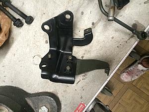 Engine bracket ? &amp; Alternator question-image.jpg