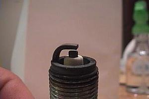Spark plug is jscked up..........-110plug3.jpg
