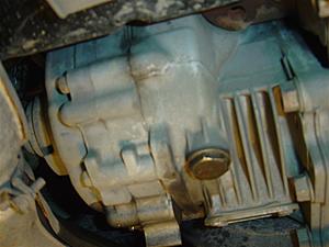 cracked transfer case?-transfer.jpg