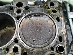Pics of my cracked piston-cracked-piston-004.jpg