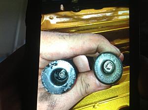 Is my Ignition Coil missing the Cup the plugs to the Sparkplug?-image.jpg