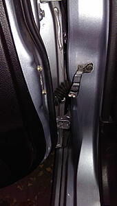 Broken Door Hinge-gariebz.jpg