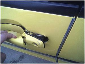 Lancer easily broken into-door2.jpg