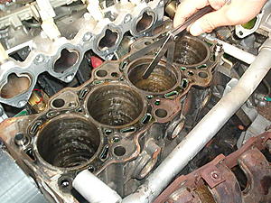 OK-Piston removal-pics!!-im000431.jpg