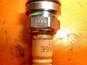another spark plug/engine problem-bkrbad.jpg