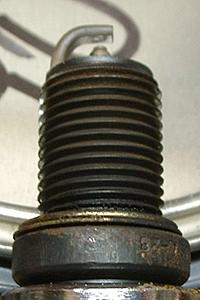 arcing problems + a relapsing misfire-spark-plugs-010.jpg