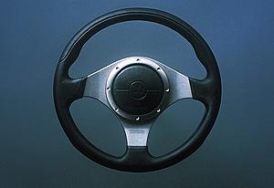 EVO7 FAQ?-evo-7-momo-steering-wheel.jpg