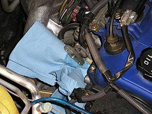 intake manifold install w/pics-little-gas-comes-out.jpg