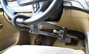 OT (or not): How easy is to steal a car with keyless entry?-wheel-lock-5.jpg
